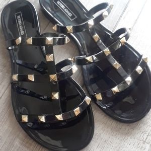 VICTORIA ADAMES..JELLY STUDDED SLIDES